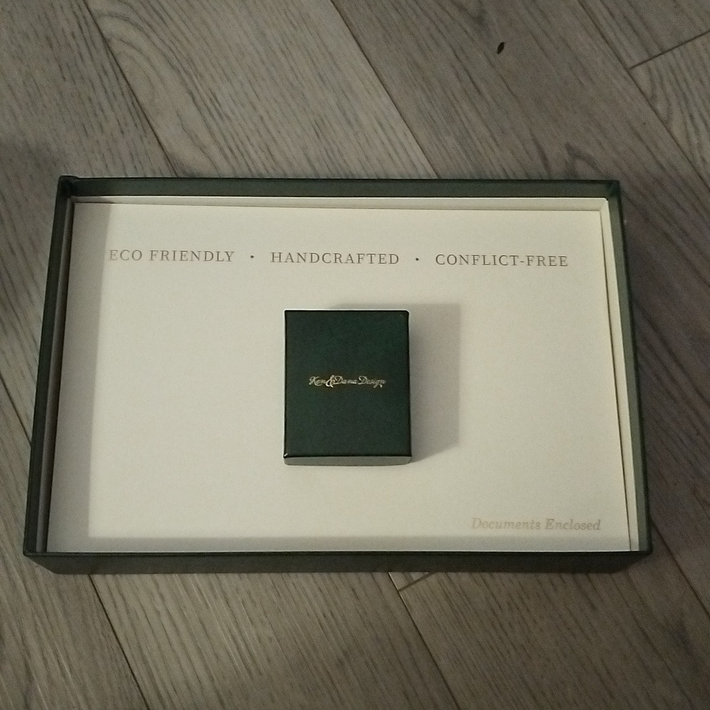 Elegant Gold Twisted Ring